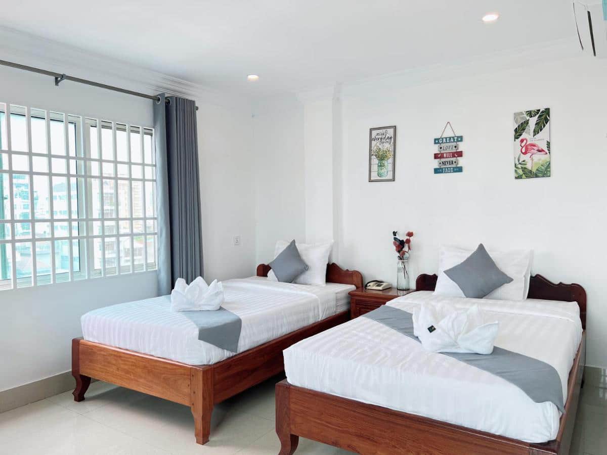 White Corner Hotel Room