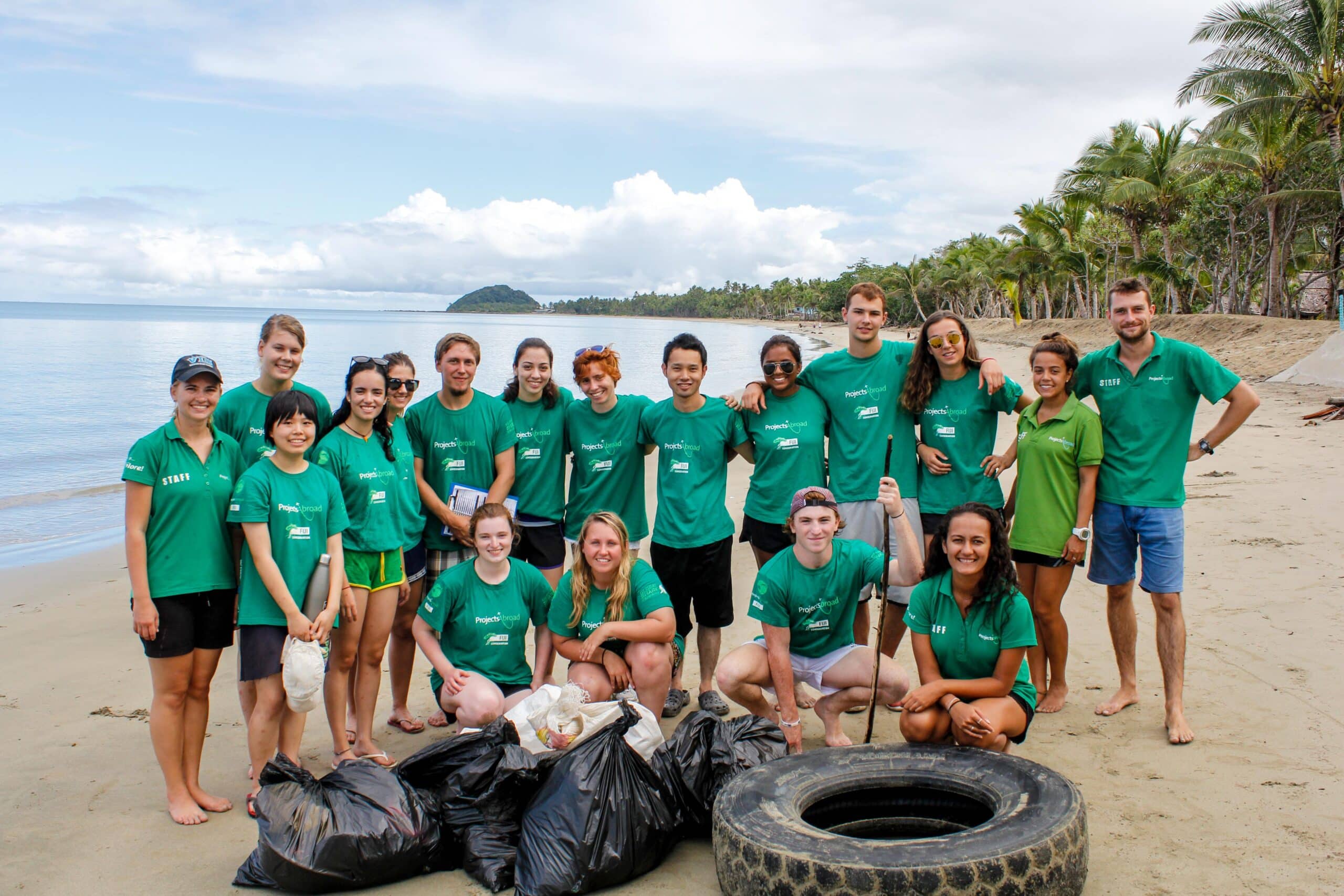 Projects Abroad Conservation volunteers pick up litter on one of our best volunteer abroad programmes for young adults.