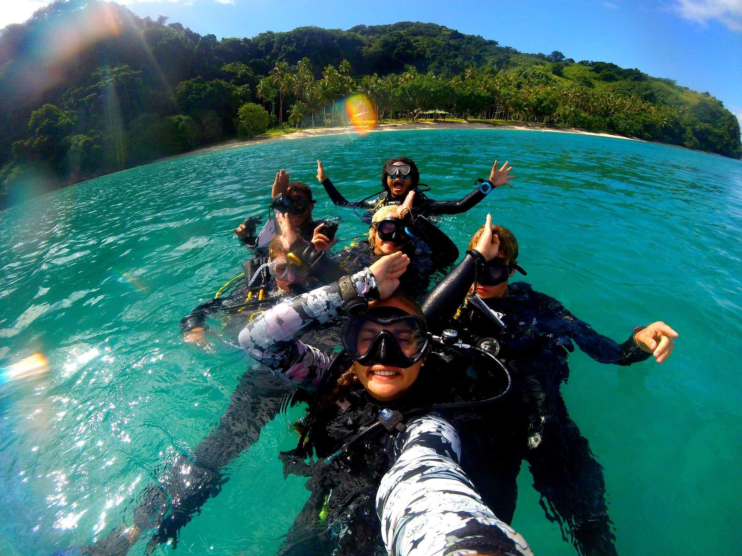 Projects Abroad volunteers learn to dive during PADI course at the Shark Conservation Project in Fiji.